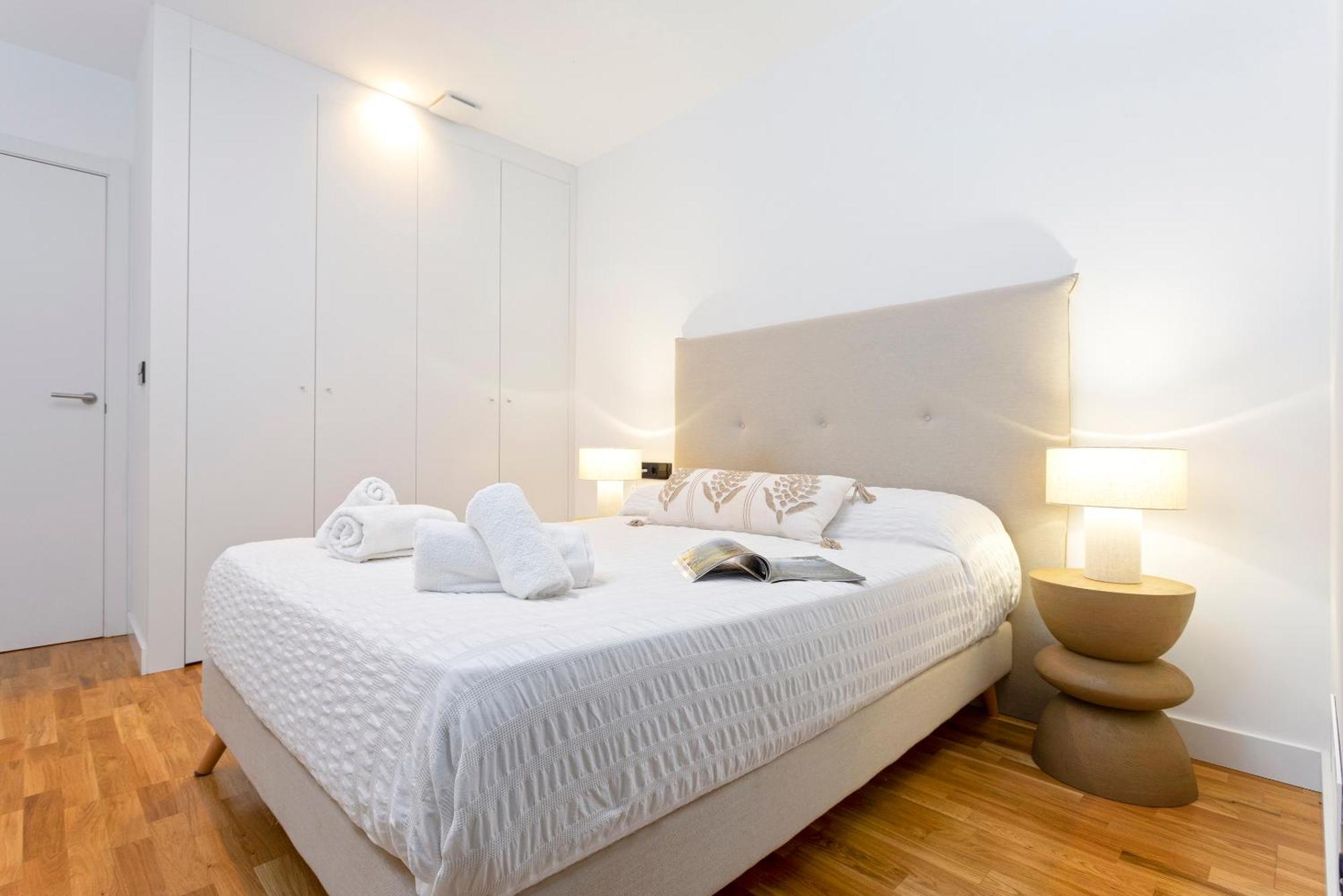 Malagueta Beach Front Luxury Apartment By Rent Me มาลากา ภายนอก รูปภาพ