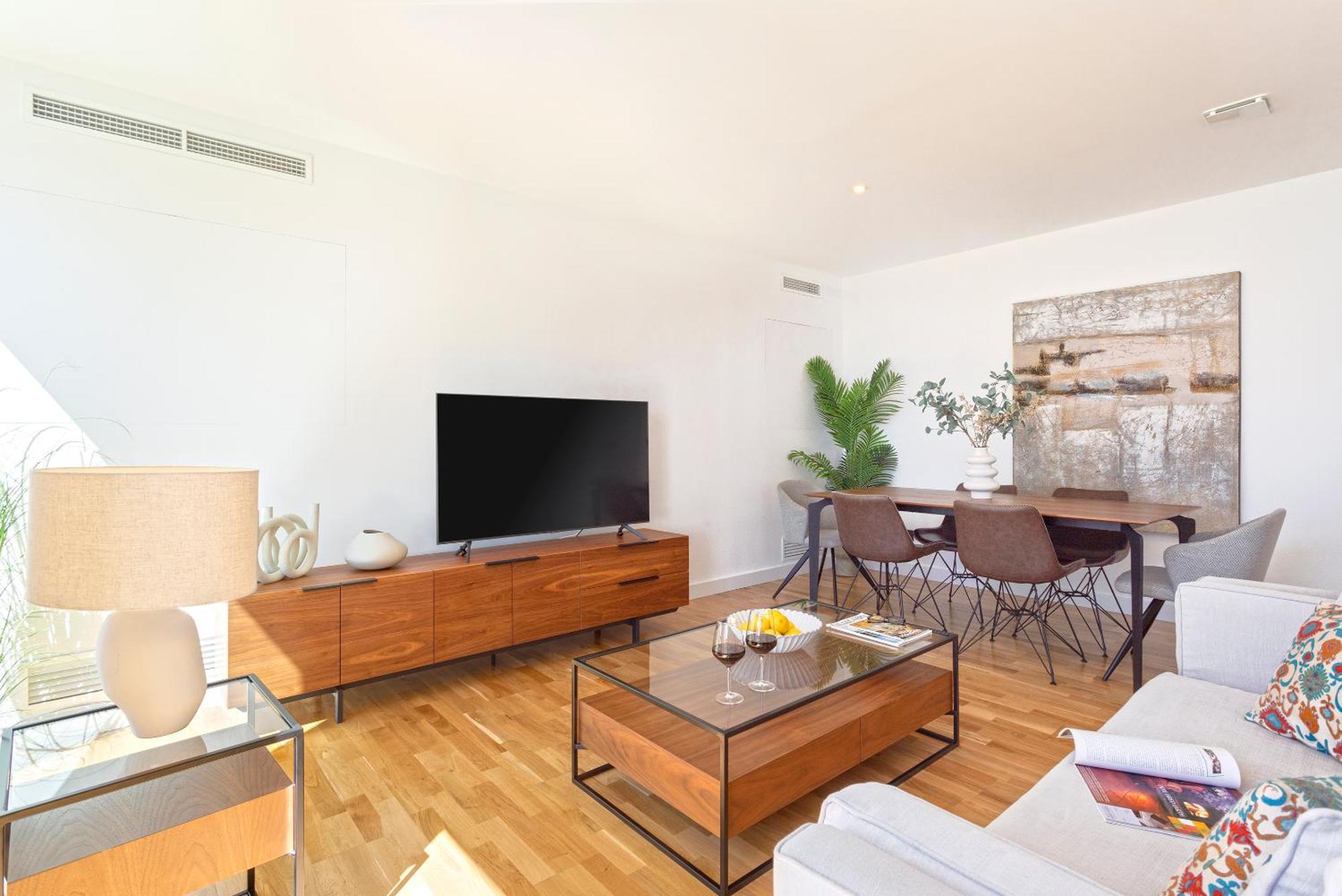 Malagueta Beach Front Luxury Apartment By Rent Me มาลากา ภายนอก รูปภาพ
